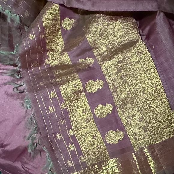 Pure silk sari with ready blouse - Picture 7 of 7